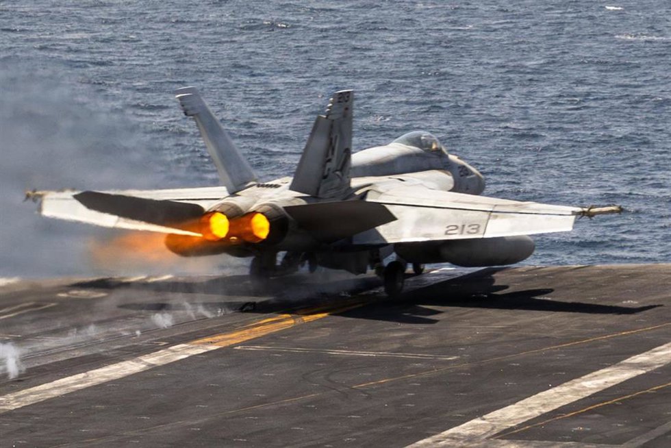 Archivo - Un caza F-18 de Estados Unidos (archivo)