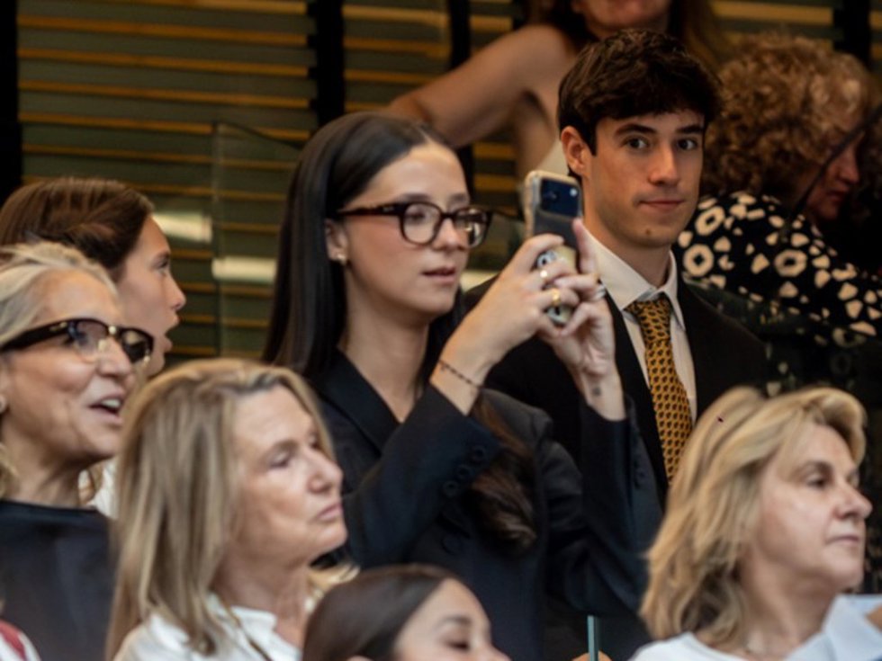 La influencer Victoria Federica (c) durante el encuentro del Papa León XIV con la comunidad diocesana, en el Estadio Bernabéu, a 8 de junio de 2026, en Madrid (España).