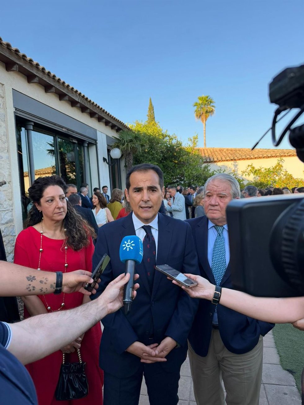 El consejero en funciones de Justicia, Administración Local y Función Pública, José Antonio Nieto, durante la atención a medios.