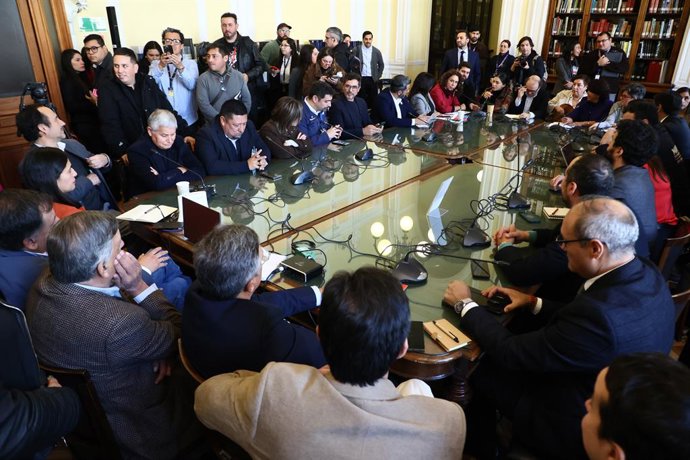 Santiago 8 de junio 2026.  Se reunen las y los presidentes, las y los secretarios generales, alcaldes y alcaldesas de los partidos de oposicion para analizar los ultimos acontecimientos de la política nacional.  Dragomir Yankovic/Aton Chile