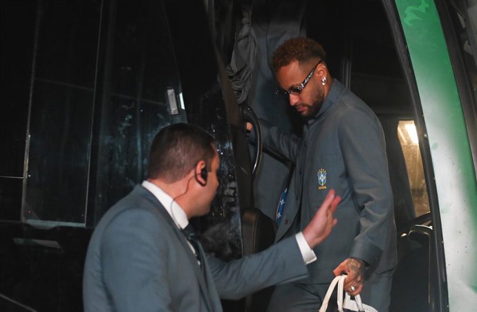 June 1, 2026, Rio De Janeiro, Rio De Janeiro, Brazil: Rio de Janeiro, Brazil, June 01 , 2026 : Neymar Jr. getting off the bus ..getting off the bus ..The Brazilian delegation will depart for the World Cup on Monday night (the 1st) in Rio de Janeiro. The f