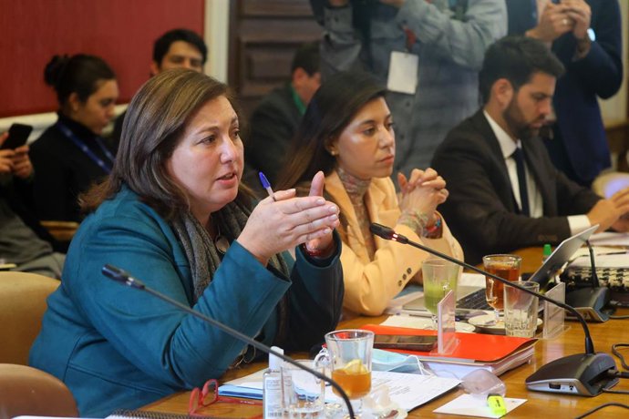 Santiago, 4 de junio de 2026. La Comision de Hacienda del Senado discute el proyecto de ley Bol.N 18216-05, para la reconstruccion nacional y el desarrollo economico y social. Jonnathan Oyarzun/Aton Chile