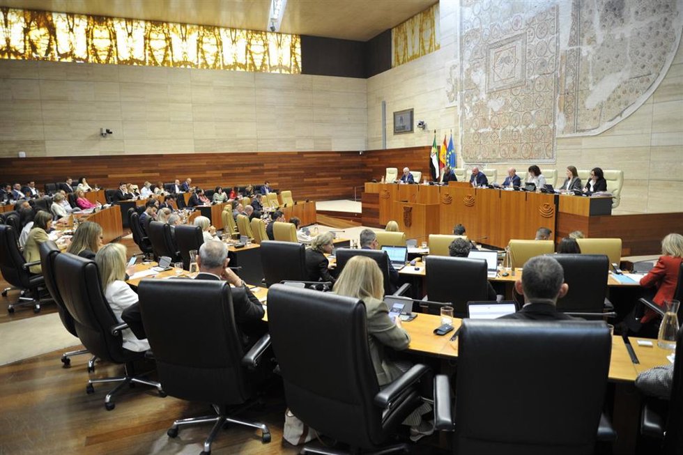 Imagen de archivo de un pleno de la Asamblea de Extremadura
