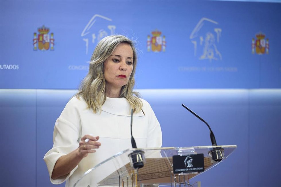 Archivo - La portavoz de Sumar en el Congreso, Verónica Martínez Barbero, durante una rueda de prensa, en el Congreso de los Diputados, a 24 de marzo de 2026, en Madrid (España).
