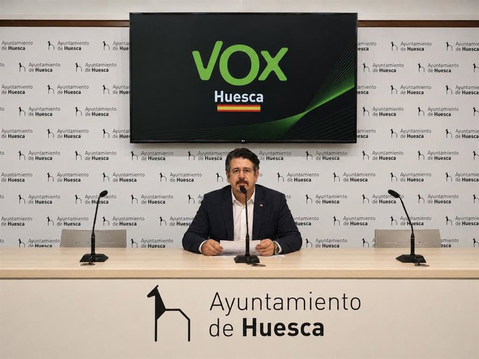 El concejal de Vox enel Ayuntamiento de Huesca, José Luis Rubió