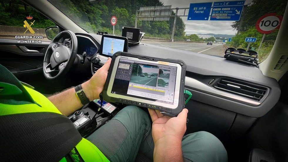 Investigado un conductor por circular a 219 kilómetros por hora en Ferrol