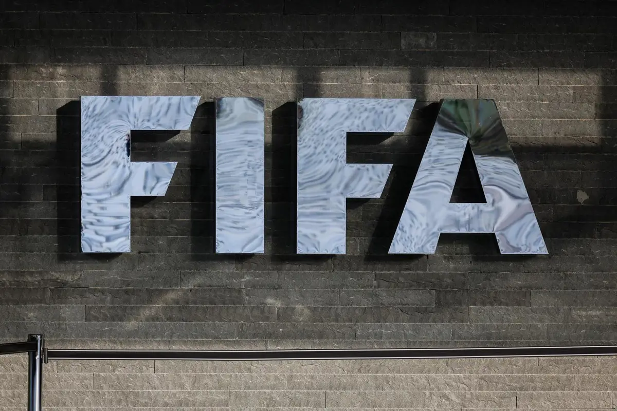 Logo de FIFA en su sede en Zúrich (Suiza)