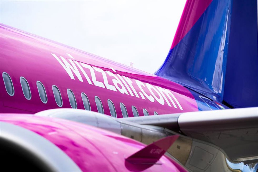 Archivo - Avión de Wizz Air.