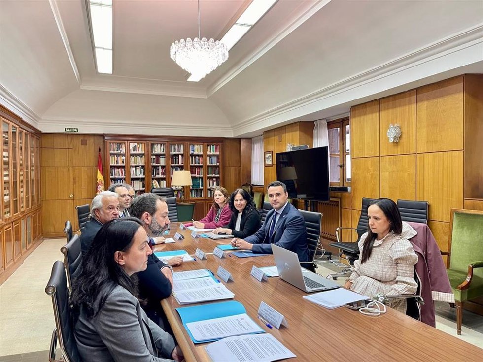 Reunión de la Comisión Mixta Principado-TSJA, este martes.