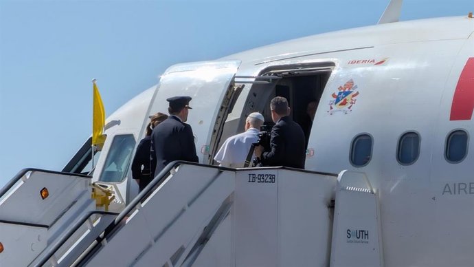 El Papa despega desde el Aeropuerto Adolfo Suárez Madrid-Barajas