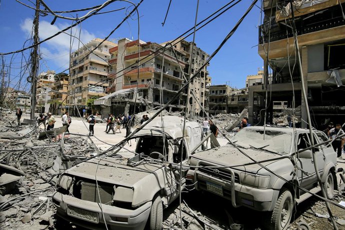 2 de junho de 2026, Tiro, Líbano: Edifícios demolidos que foram alvo de ataques aéreos israelenses na cidade portuária de Tiro, no sul do Líbano. Os confrontos continuam no sul do Líbano, apesar de Israel e o Hezbollah terem aceitado um plano dos EUA para