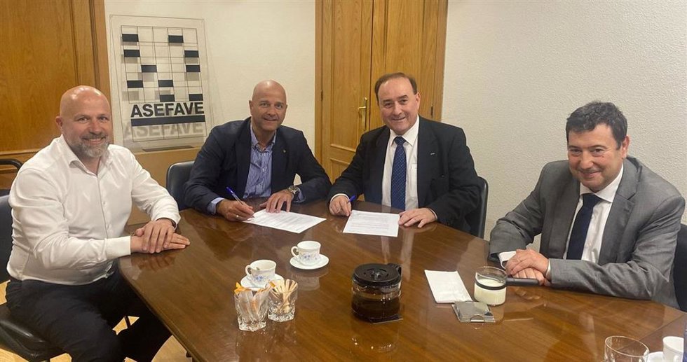 Momento de la firma del acuerdo