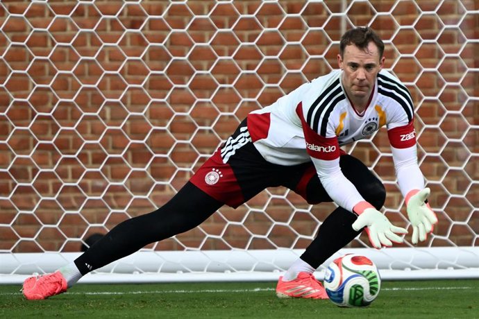 El portero alemán Manuel Neuer en un entrenamiento con Alemania