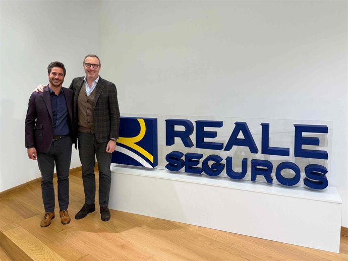 El fundador y CEO de Ever Health, Rafael García (i); y el CEO de Reale Blue Service, Gianpiero Zannier (d).