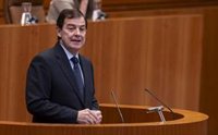 Mañueco liga la prioridad nacional a una "vinculación legal y estable" con CyL y garantiza los "servicios esenciales"