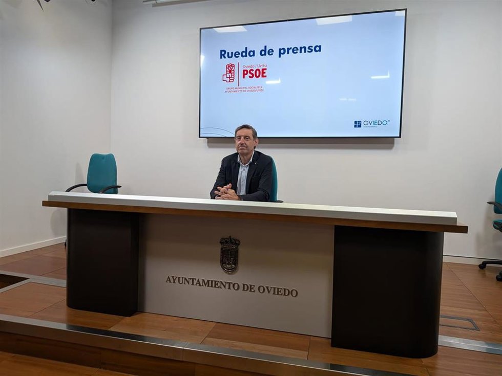 Carlos Fernández Llaneza