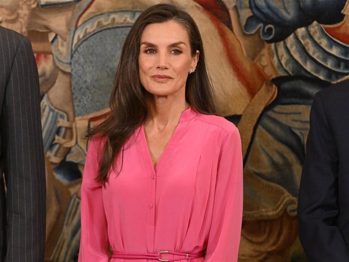 La Reina Letizia durante la audiencia al Patronato y al Consejo Científico de la Fundación Lilly con motivo de su 25 aniversario, en el Palacio de La Zarzuela