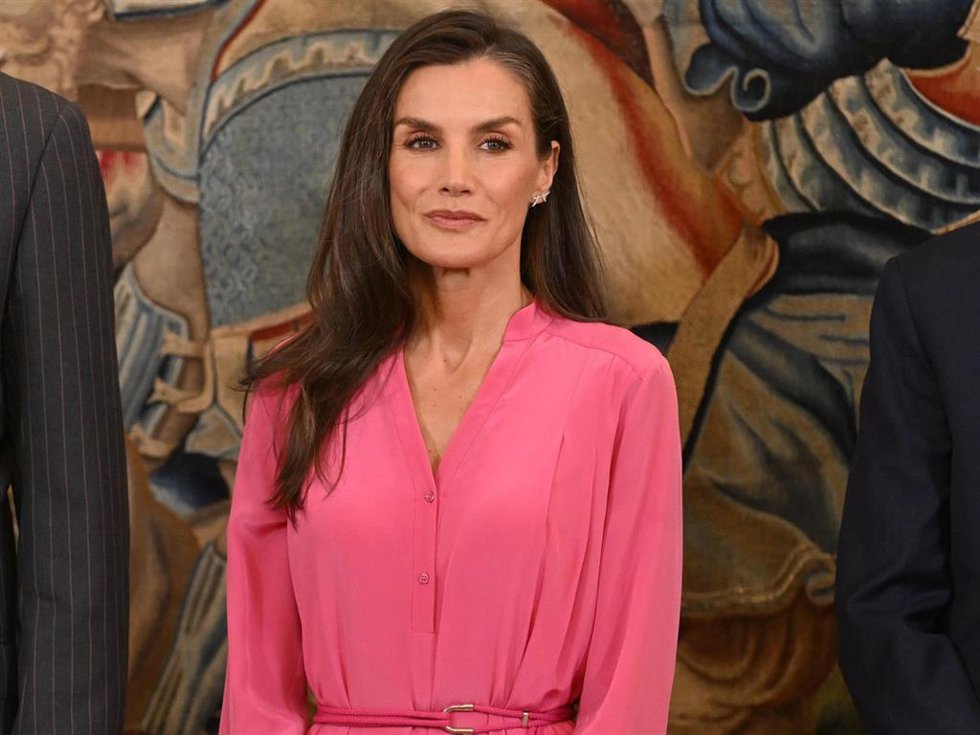La Reina Letizia durante la audiencia al Patronato y al Consejo Científico de la Fundación Lilly con motivo de su 25 aniversario, en el Palacio de La Zarzuela