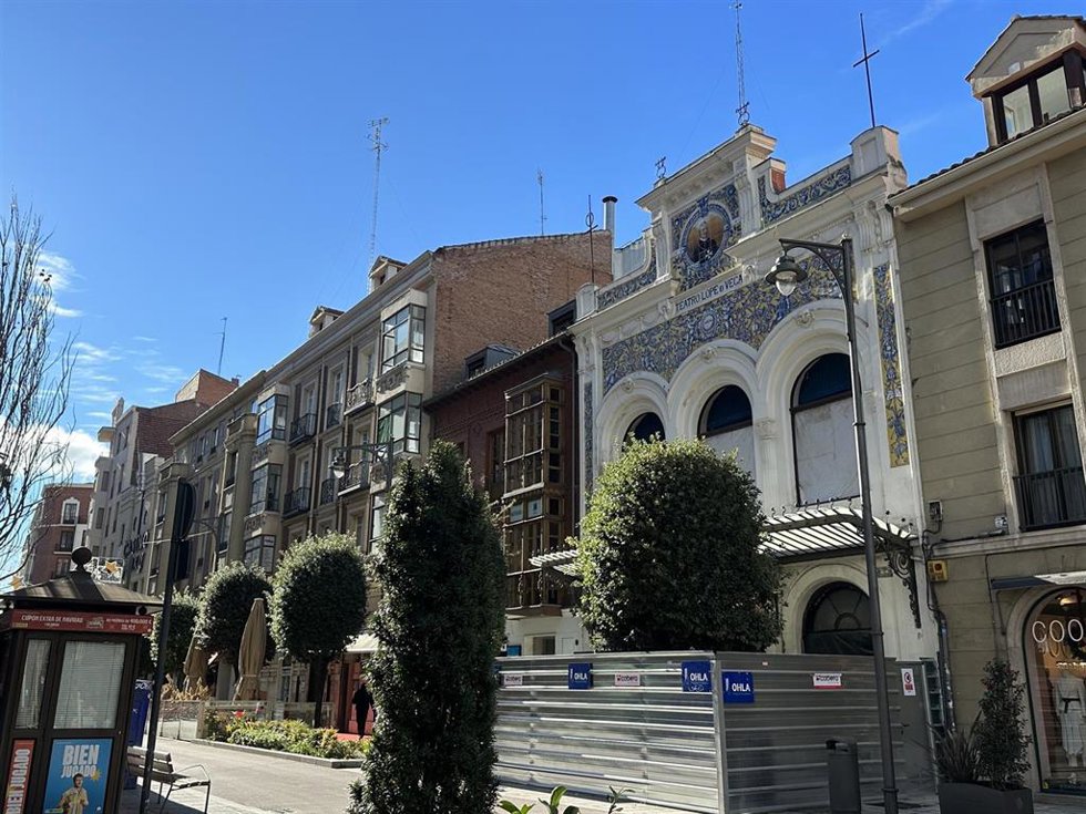 Archivo - Fachada del Teatro Lope de Vega, en obras.