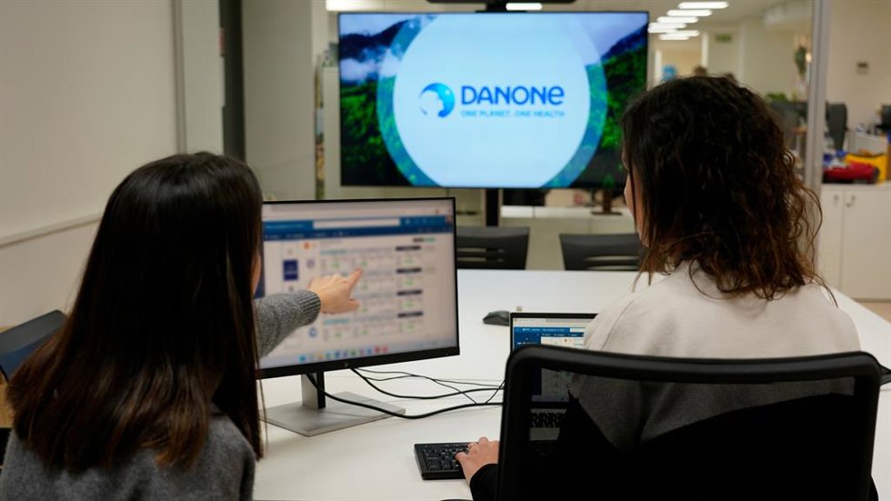 Trabajadoras de Danone