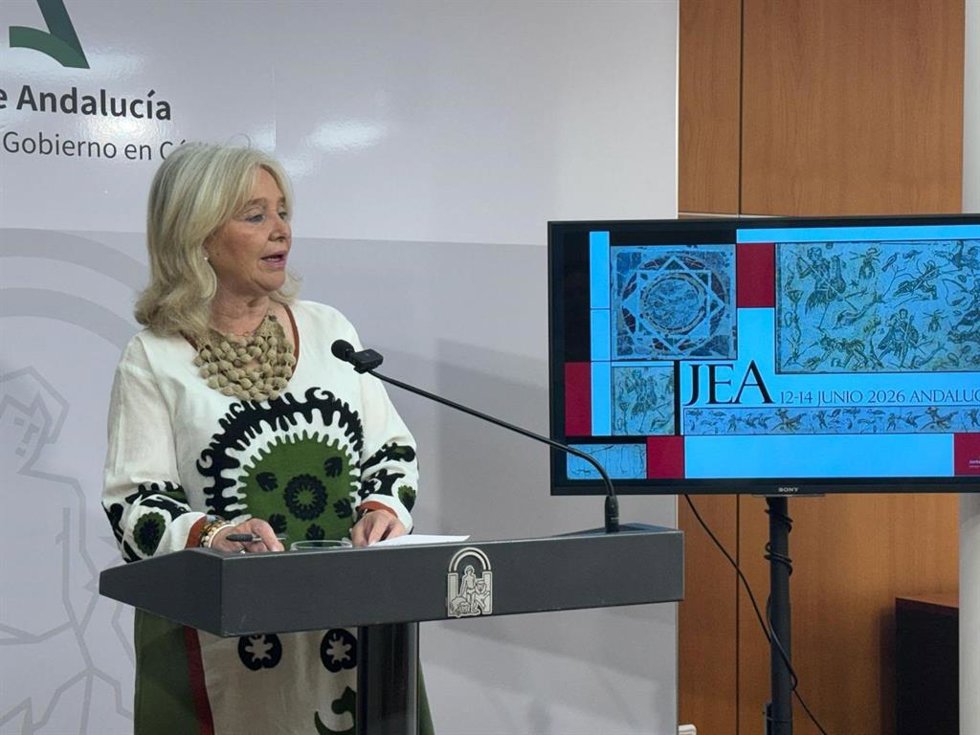 Mercedes Colombo presentando las actividades por las Jornadas Europeas de Arqueología.