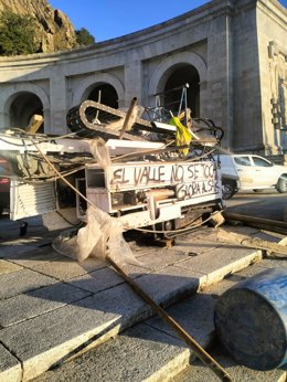 Aparece vandalizada la maquinaria de las obras de resignificación en el Valle de Cuelgamuros