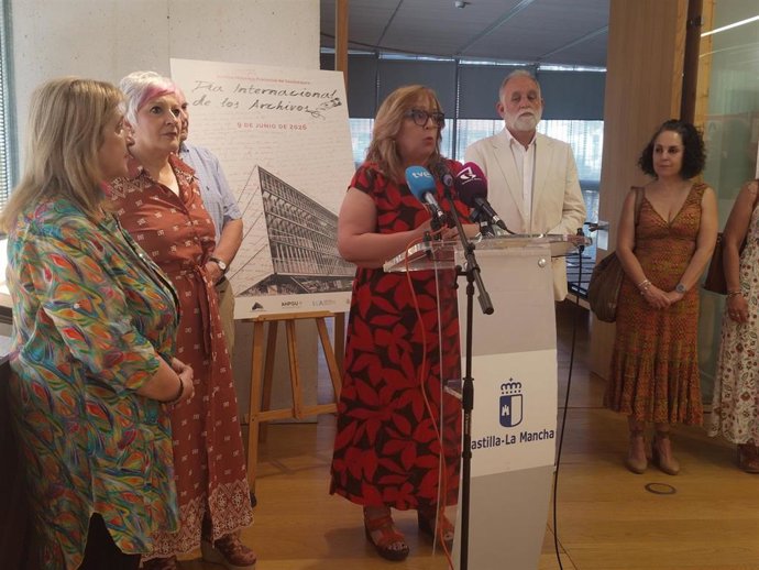 La viceconsejera de Cultura, Carmen Teresa Olmedo, en su intervención con motivo del Día Internacional de los Archivos 2026 en Guadalajara.