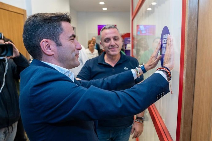 El sindicato UGT de Cantabria, acreditado como Punto Violeta.