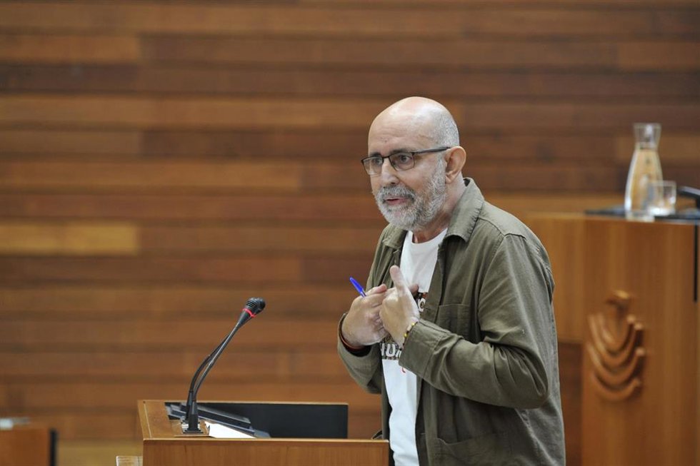 El diputado de Unidas por Extremadura José Antonio González Frutos, durante la defensa de su enmienda a la totalidad.