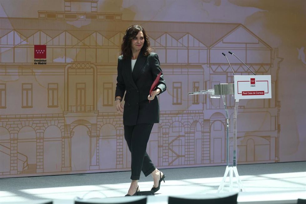 La presidenta de la Comunidad de Madrid, Isabel Díaz Ayuso, durante una rueda de prensa, en la Real Casa de Correos, a 9 de junio de 2026, en Madrid (España).