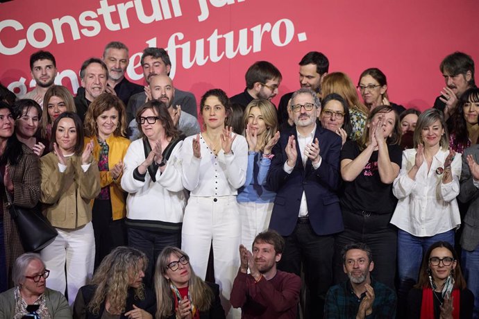 Archivo - Arxiu - Foto de família durant la clausura de l'Assemblea Estatal de Sumar, en el Teatre Alcázar, a 30 de març del 2025, a Madrid (Espanya). 