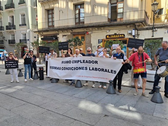 Concentración personal sanitario ante el Palau