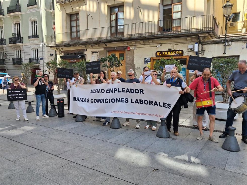 Concentración personal sanitario ante el Palau