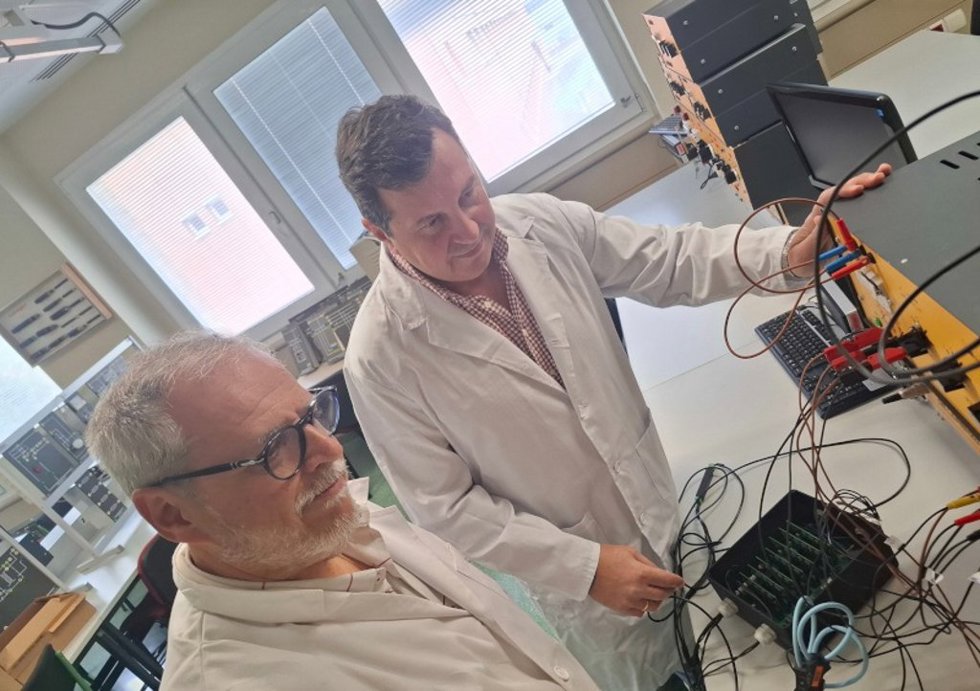 Investigadores de la UJA responsables del desarrollo del dispositivo.