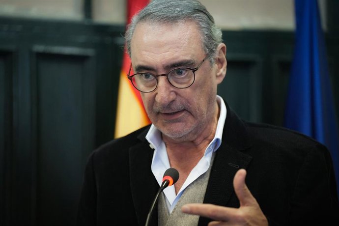 Archivo - El periodista Carlos Herrara.