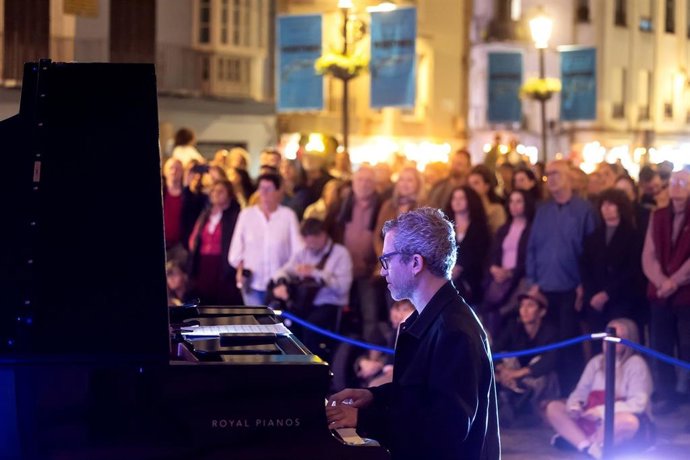 El trío del pianista y compositor Jose Carra abrirá Música... En tu Zona el sábado 13 en el Distrito Este y lo cerrará en Teatinos y Cruz de Humilladero los días 4 y 5 de julio.