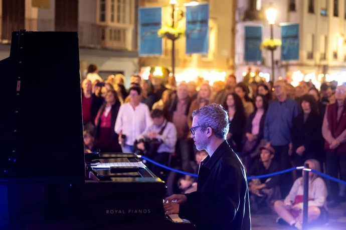 El trío del pianista y compositor Jose Carra abrirá Música... En tu Zona el sábado 13 en el Distrito Este y lo cerrará en Teatinos y Cruz de Humilladero los días 4 y 5 de julio.
