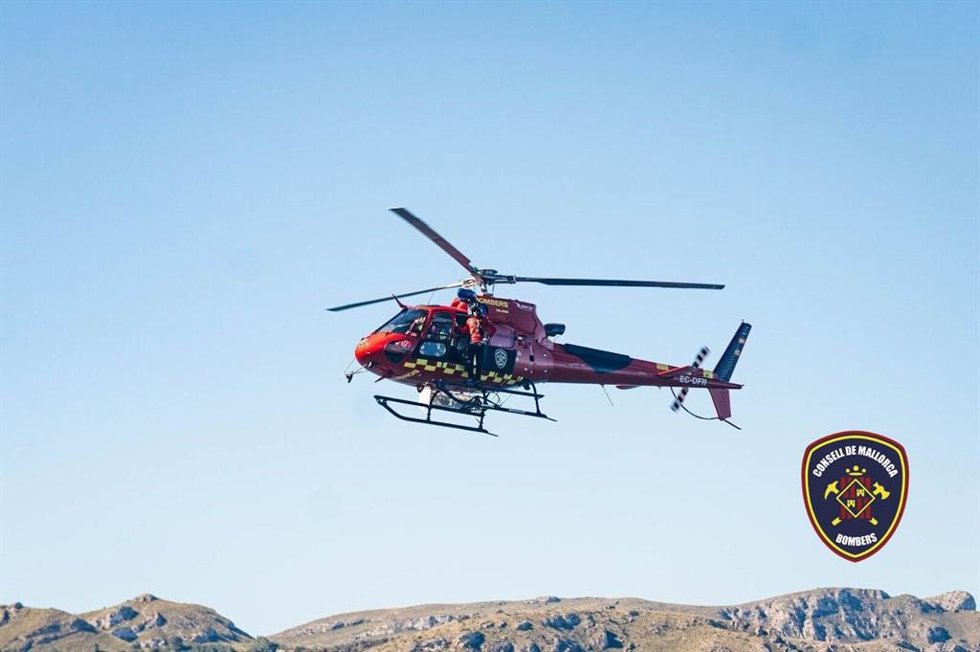 Archivo - El helicóptero de los Bomberos de Mallorca.