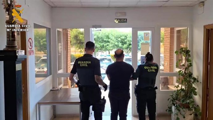 La Guardia Civil detiene a tres personas por hurto de cerezas en una explotación agrícola de Ricla (Zaragoza)