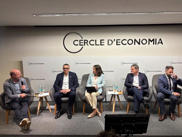 (I-D) Cañagueral, Ugalde, Carbó Y Ribes En La Jornada Sobre Nucleares De Este Martes En El Cercle D'economia