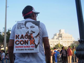Manifestante en Lima (Perú) contrario a la candidatura de Keiko Fujimori a la presidencia del país.