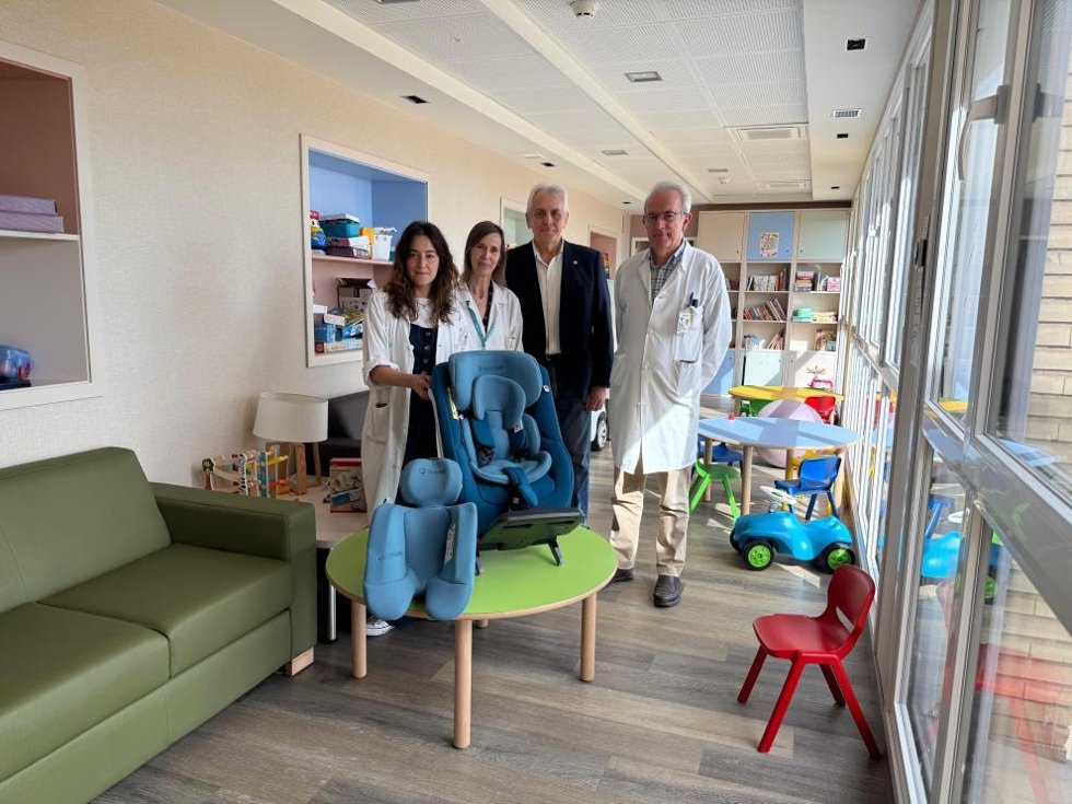 Donan al Hospital Materno Infantil 20 sistemas de seguridad infantil para vehículos.