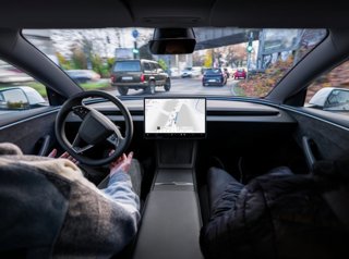 Archivo - Tesla iniciará en España las primeras pruebas del sistema de conducción 'Full Self-Driving' supervisado