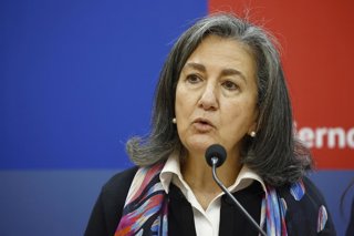 Santiago 8 de mayo 2026. La Ministra de Salud, May Chomali, encabeza la entrega del primer reporte del Plan de Alerta Oncologica desarrollado por el Minsal. Dragomir Yankovic/Aton Chile
