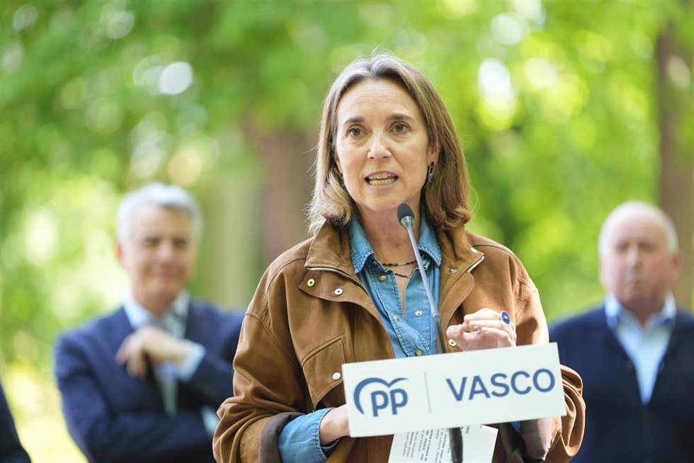 Archivo - La vicesecretaria de Regeneración Institucional del PP, Cuca Gamarra, en un acto con el PP vasco.