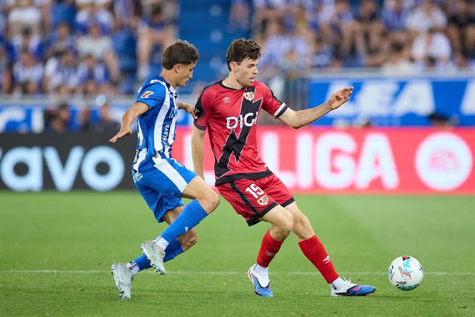 Nahuel Tenaglia y Gerard Gumbau en un Deportivo Alavés-Rayo Vallecano