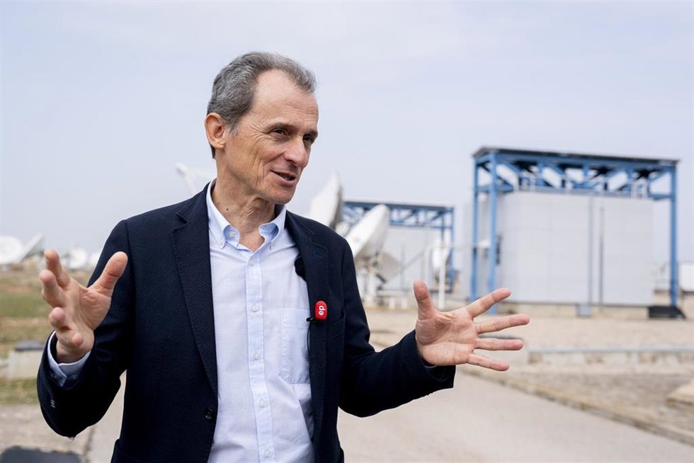 Archivo - El presidente de Hispasat, Pedro Duque, durante la visita a las instalaciones de Arquimea para el sector espacial, a 5 de marzo de 2026, en Torrejón de Ardoz, Madrid (España). Arquimea es una empresa tecnológica que opera a nivel global en secto
