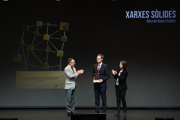 Momento de la entrega del premio Calvó Armengol.