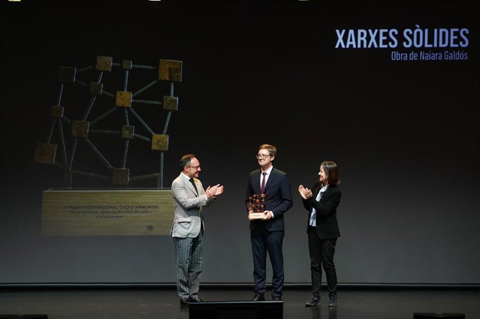 Momento de la entrega del premio Calvó Armengol.