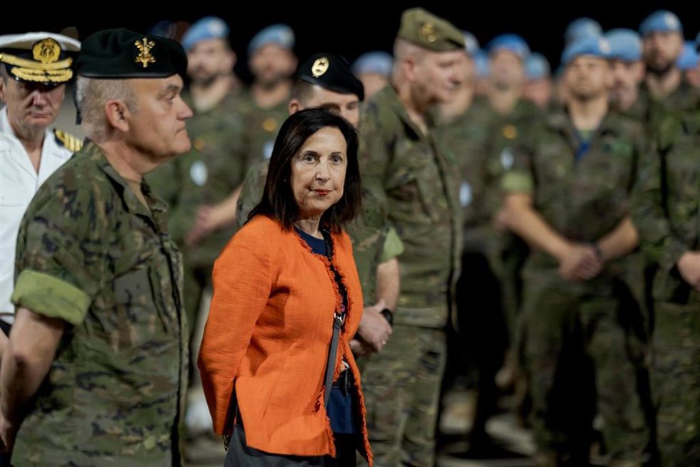 La ministra de Defensa, Margarita Robles, recibe al personal desplegado de la Brigada Líbano XLIV en su vuelta al territorio nacional, en la Base Aérea, a 22 de mayo de 2026, en Torrejón de Ardoz, Madrid (España). 